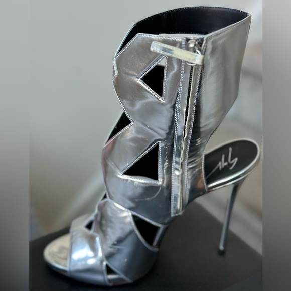 NEW Womens Silver Giuseppe Zanotti Spike Heel - Picture 13 of 14